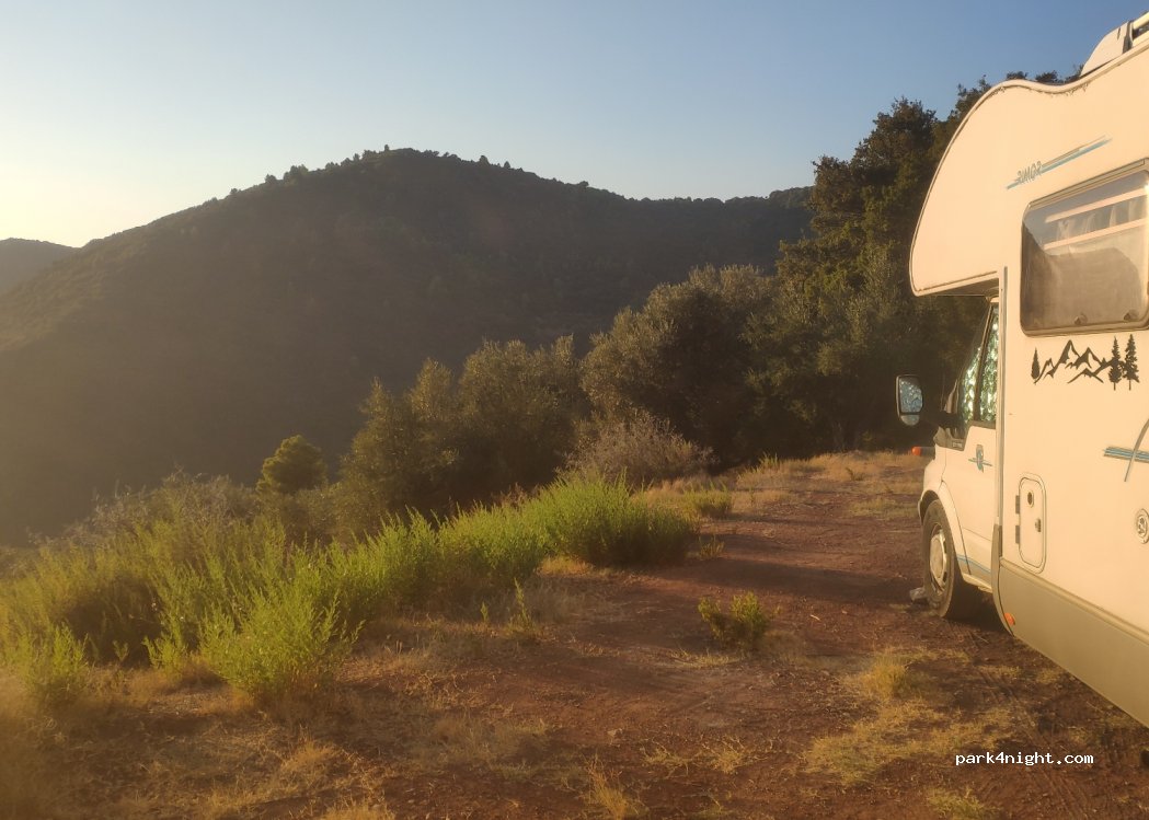 (240 03) Avlona - Unnamed Road — foto 2