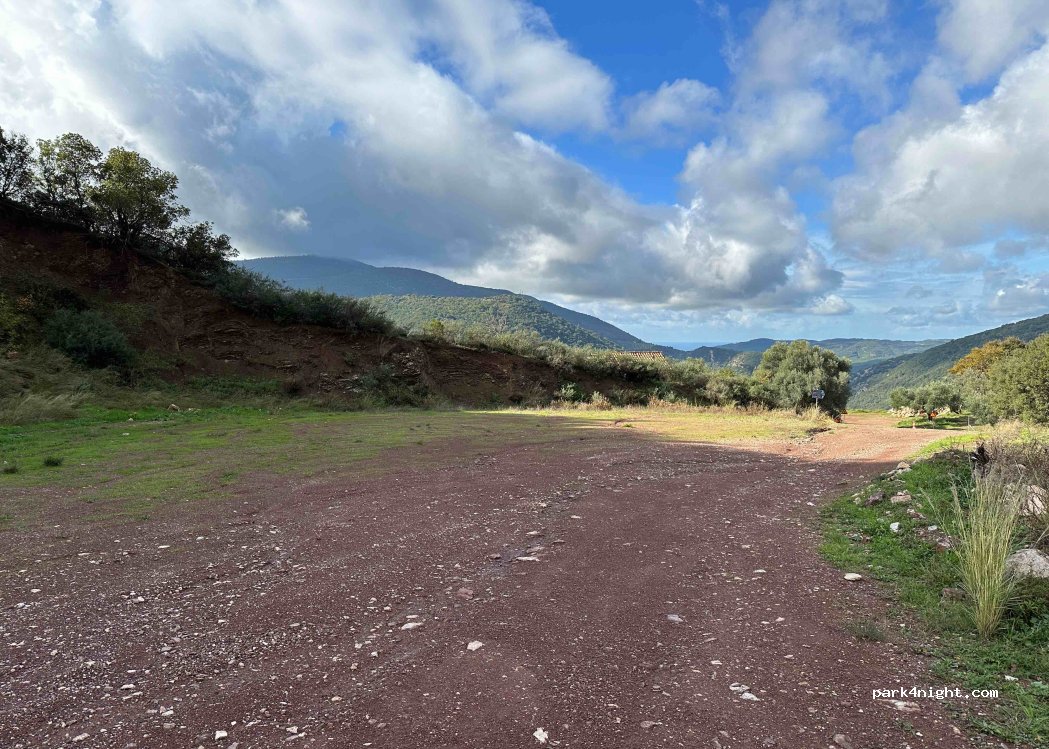 (240 03) Avlona - Unnamed Road — foto 3