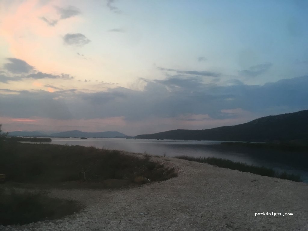()  - Unnamed Road — foto