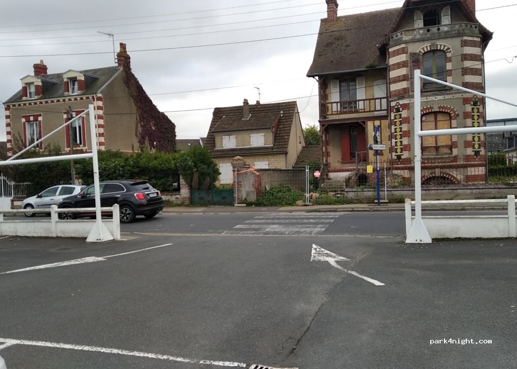 (14150) Ouistreham - 100 Avenue Général Leclerc — foto 2