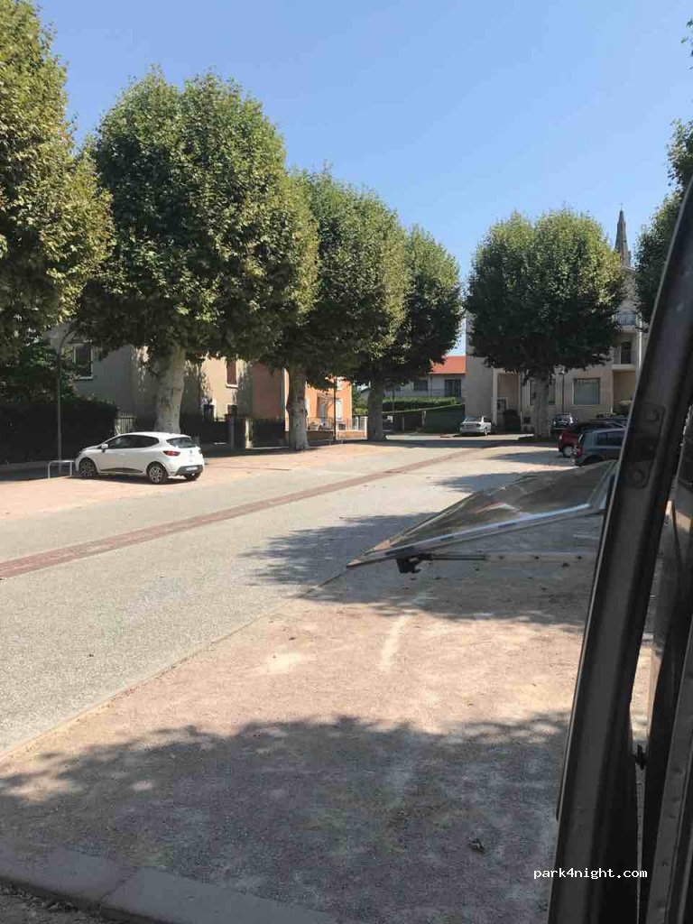 (69970) Marennes - 83 Place du Champ de Mars — foto