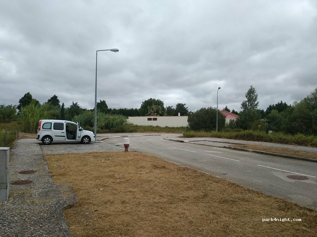 (2440) Batalha - 1 Estrada da Saudade — foto