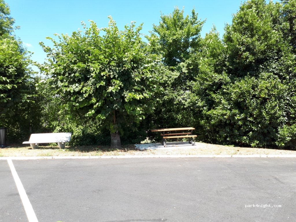 (24570) Le Lardin-Saint-Lazare - 11 Rue du Château — foto