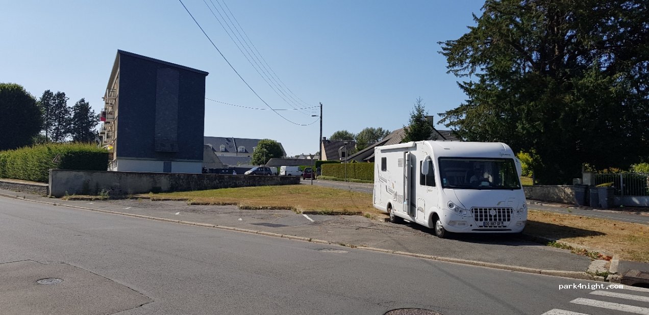 (14400) Bayeux - 4 Rue Charles de Foucauld — foto