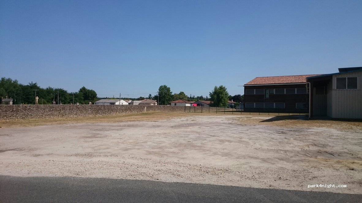 (33113) Saint-Symphorien - 1 Lotissement Communal la Chênaie — foto