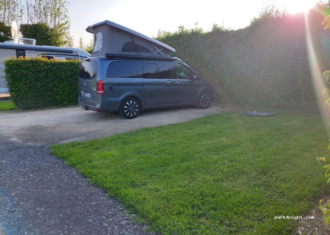 (76270) Neufchâtel-en-Bray - Rue Grande Flandre — foto 4