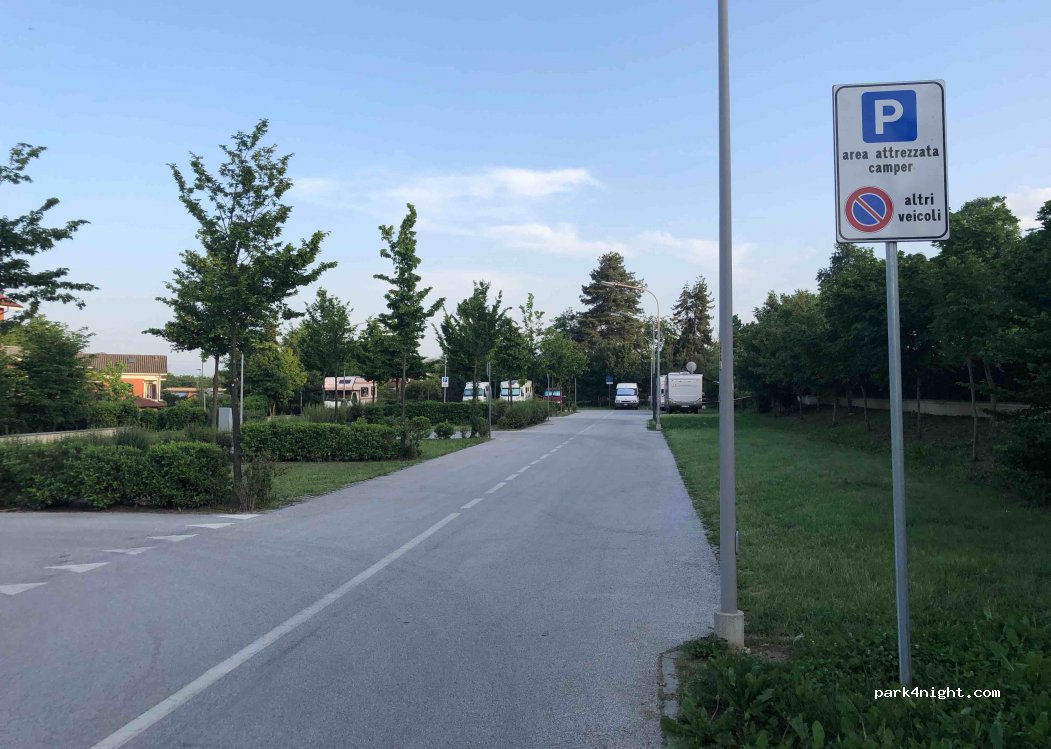 (12037) Saluzzo - 68 Via Giambattista Bodoni — foto