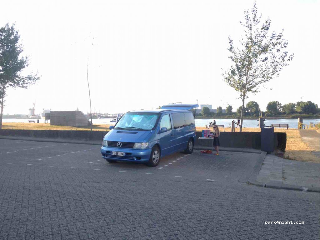(3195 GC) Pernis - 15 Pernisse Hoofd — foto