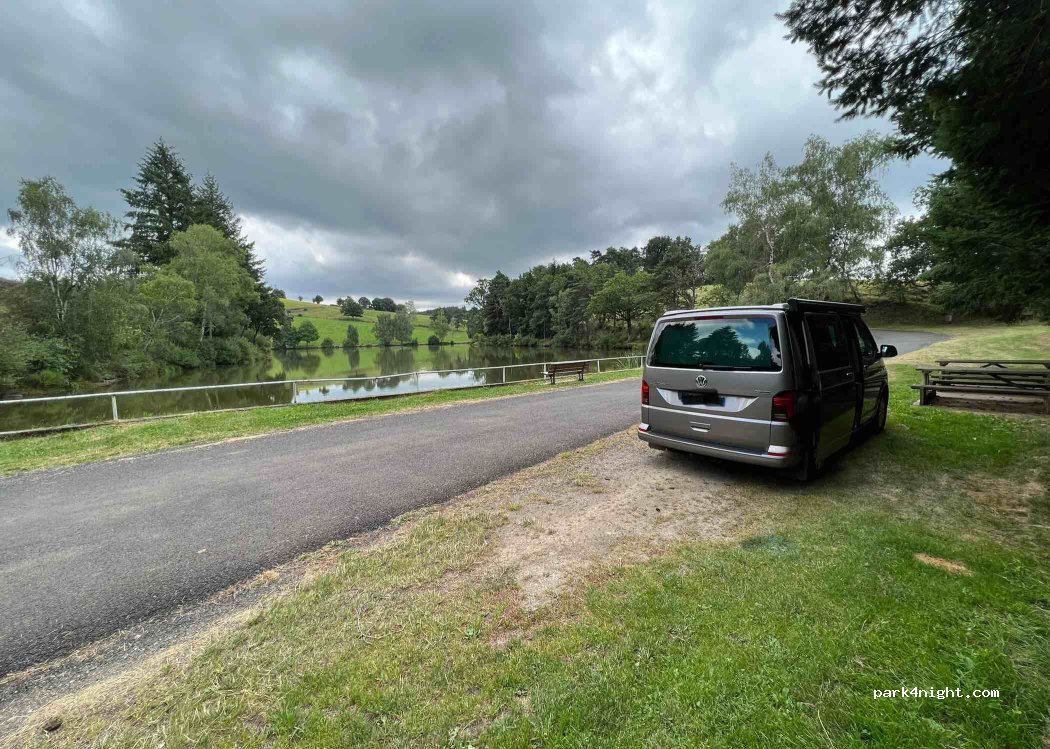 (15120) Montsalvy - Route du Lac — foto 3