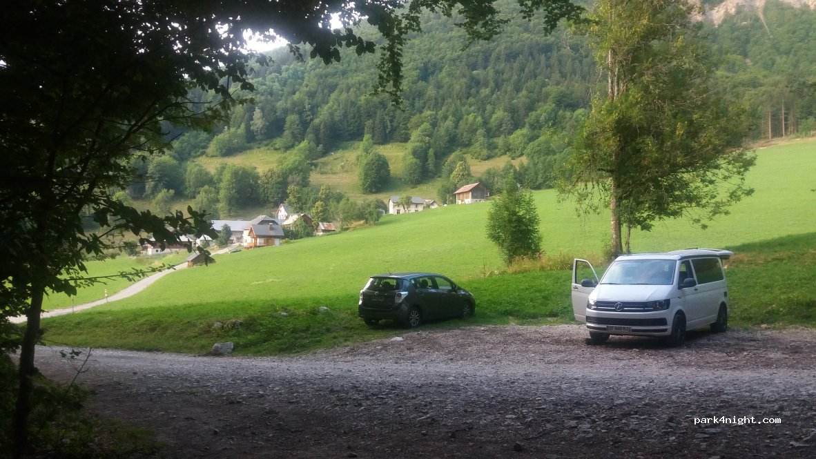 (73670) Entremont-le-Vieux - Unnamed Road — foto