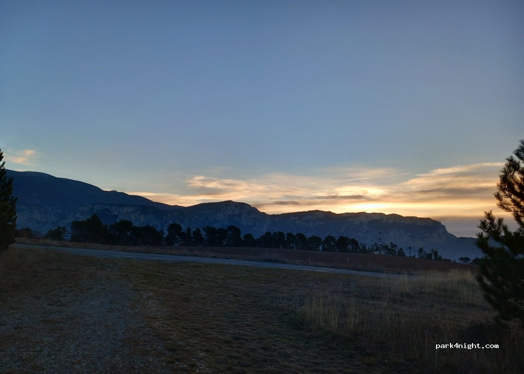(04360) Moustiers-Sainte-Marie - Unnamed Road — foto 3