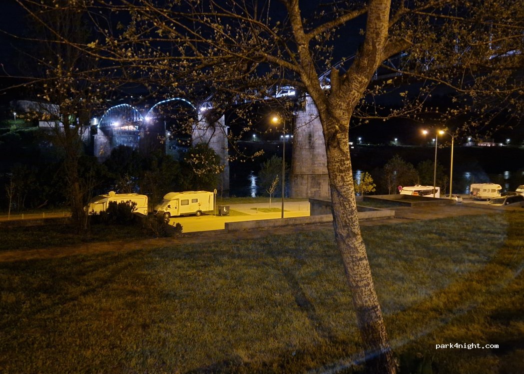 (5050) Peso da Régua - 134 Avenida da Galiza — foto 3