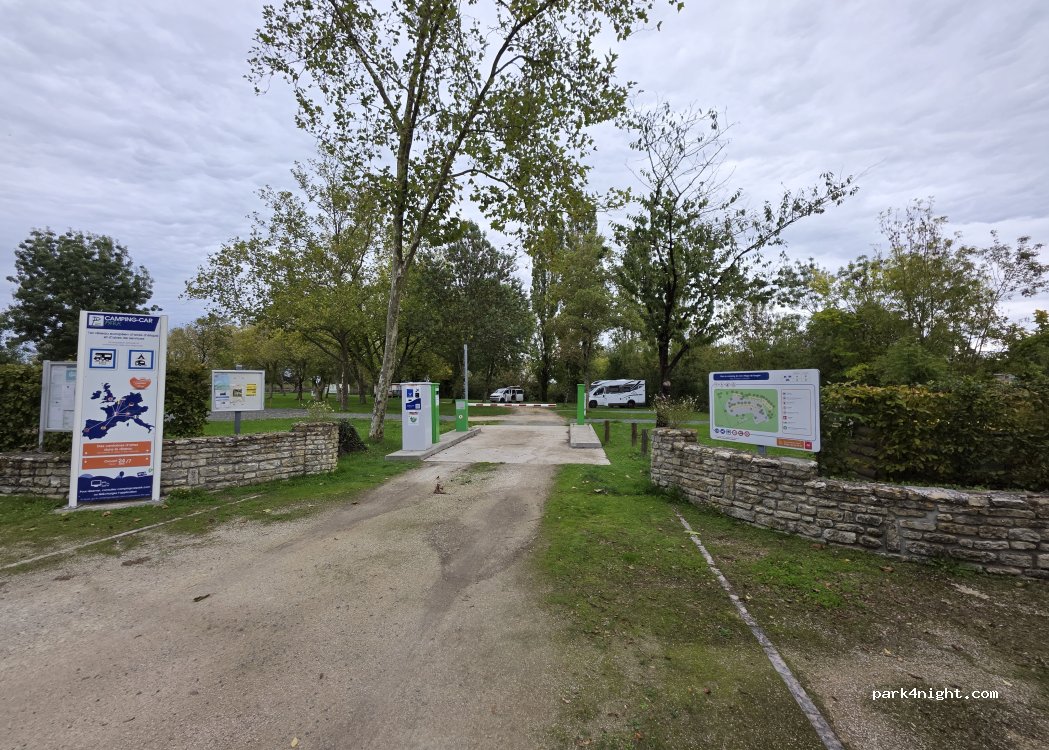 Camping de Mon Village (Aire Camping-Car Park) — foto 4