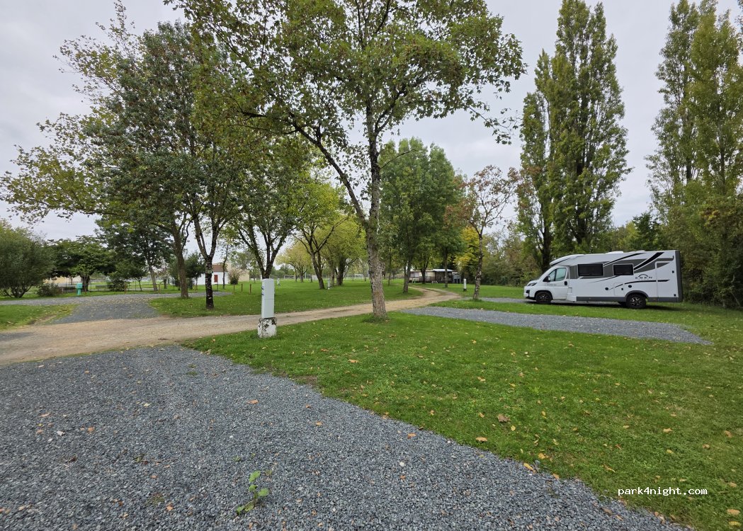 Camping de Mon Village (Aire Camping-Car Park) — foto 5