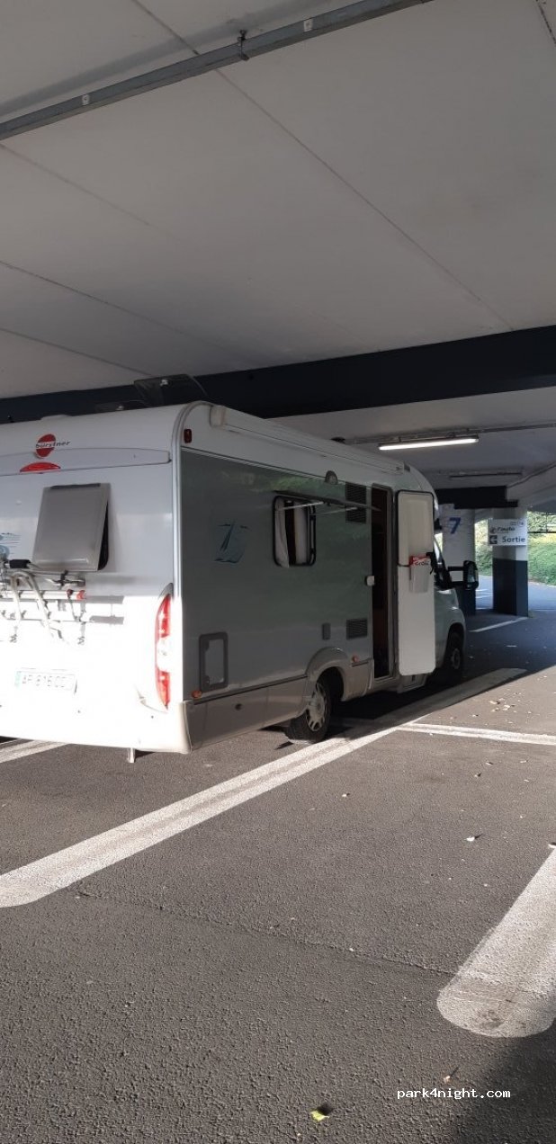 (86280) Saint-Benoît - Avenue du 11 Novembre — foto