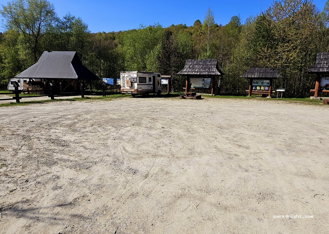 (38-713) Lutowiska - Unnamed Road — foto 5