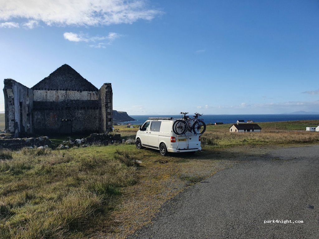 (IV51 9YS) Kilmuir - Unnamed Road — foto