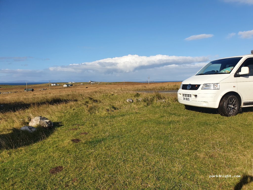 (IV51 9YS) Kilmuir - Unnamed Road — foto 2