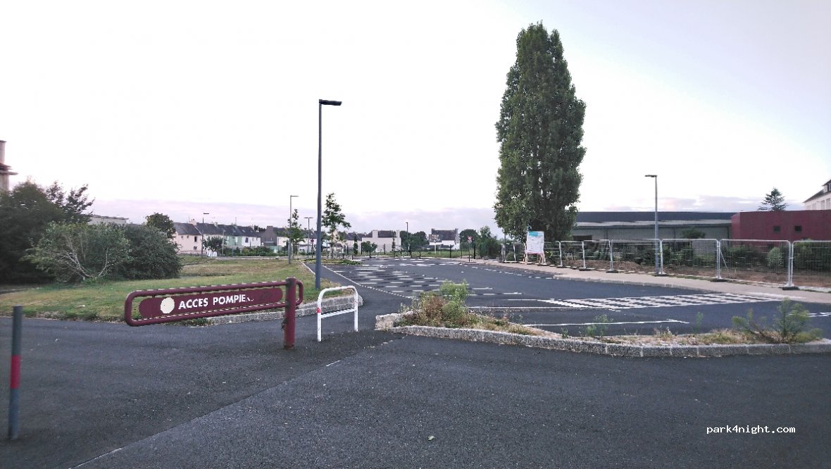 (29120) Pont-l'Abbé - 18 Rue Laennec — foto 2