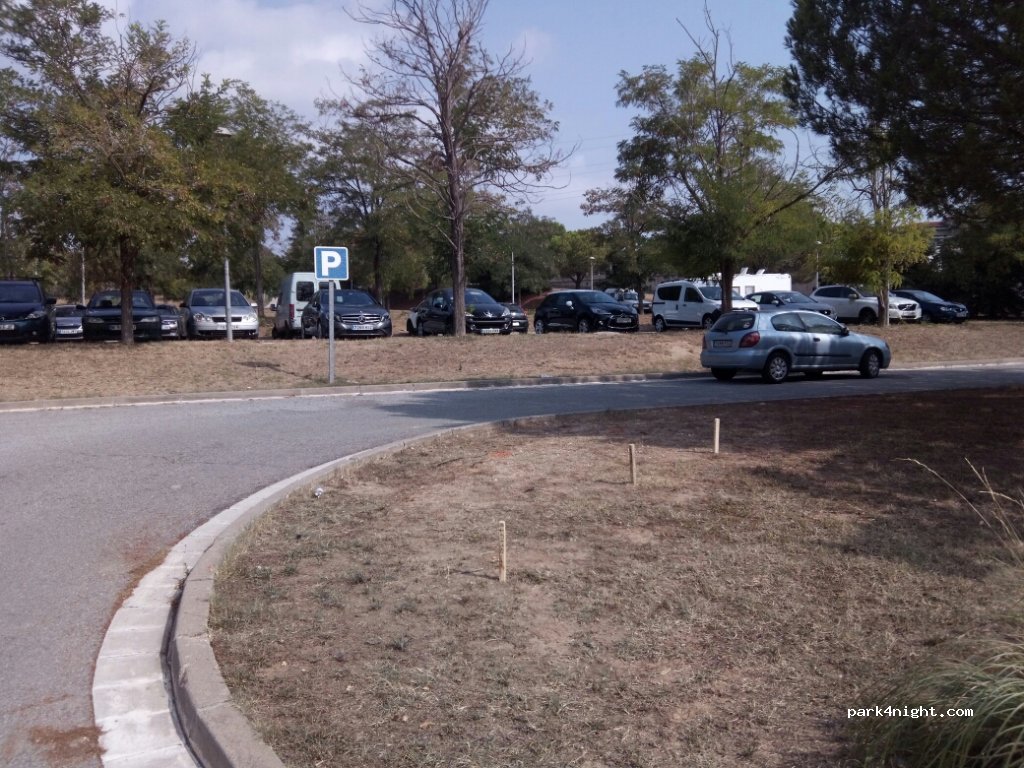 (08174) Sant Cugat del Vallès - 594 Avinguda de la Via Augusta — foto