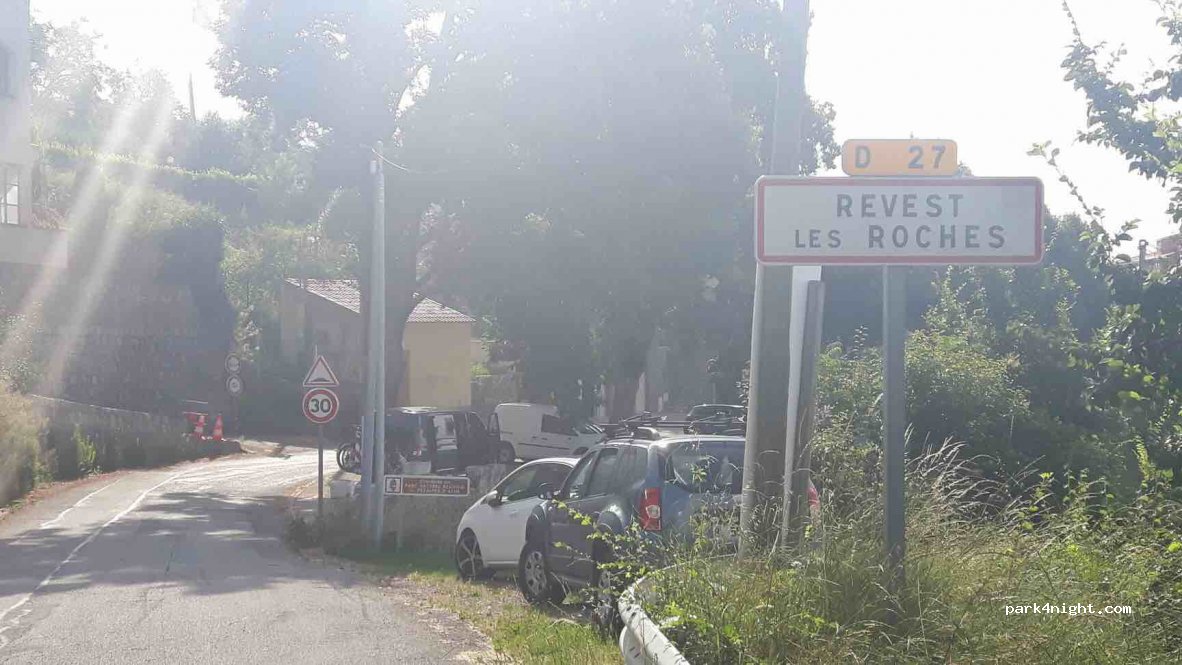 (06830) Revest-les-Roches - 8 Boulevard Gaspard Vivaldi — foto