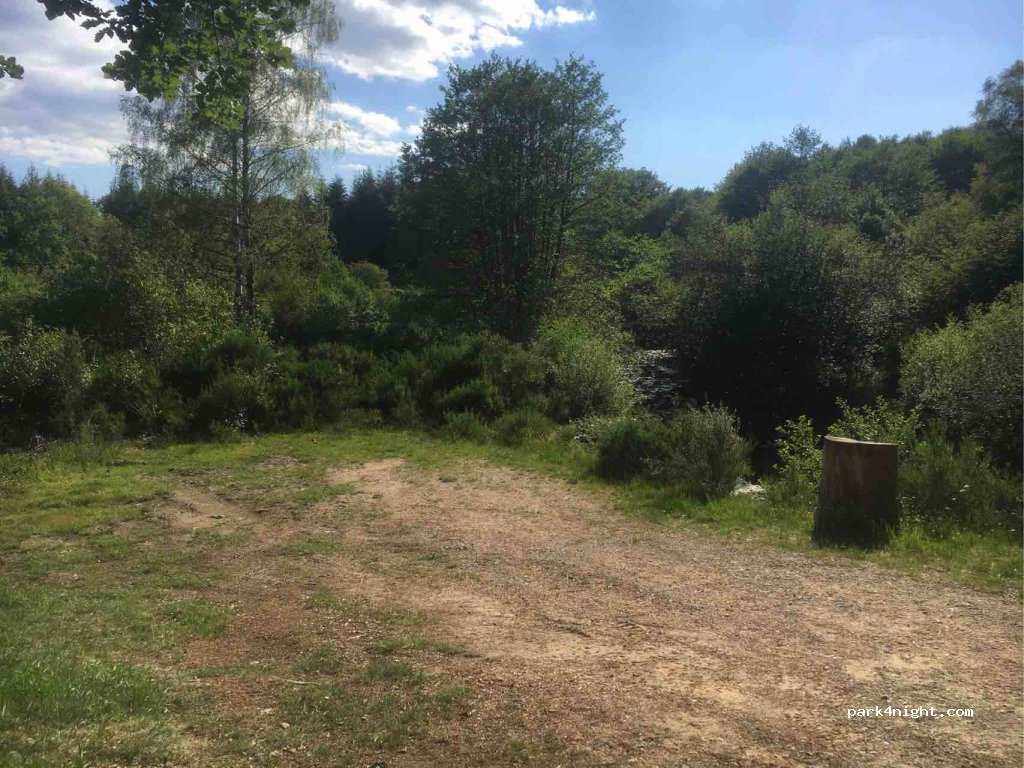 (15270) Champs-sur-Tarentaine-Marchal - Unnamed Road — foto 2