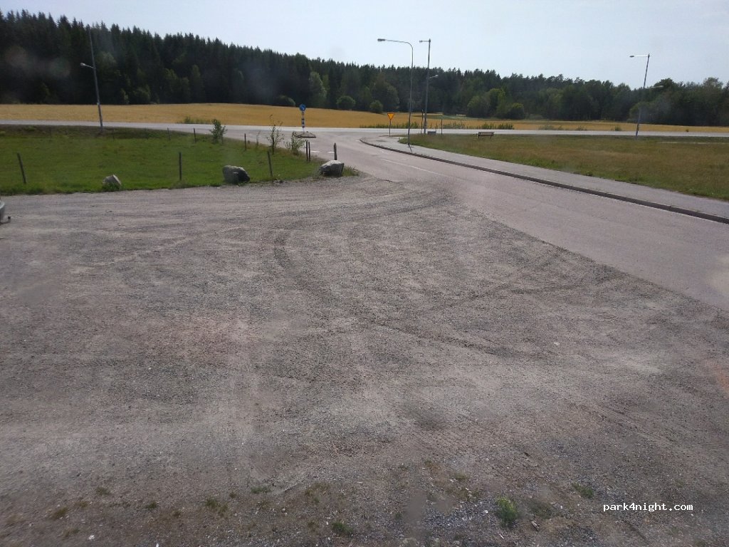 (153 71) Hölö - 3 Wijbacksvägen — foto
