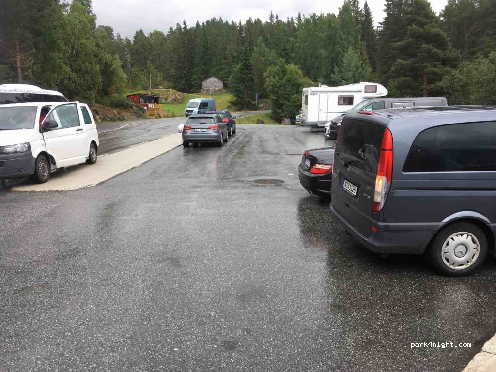 (5745)  - 83 Bjørgavegen — foto