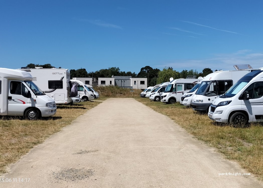 (50610) Jullouville - boulevard du docteur Lanos Dior — foto 2