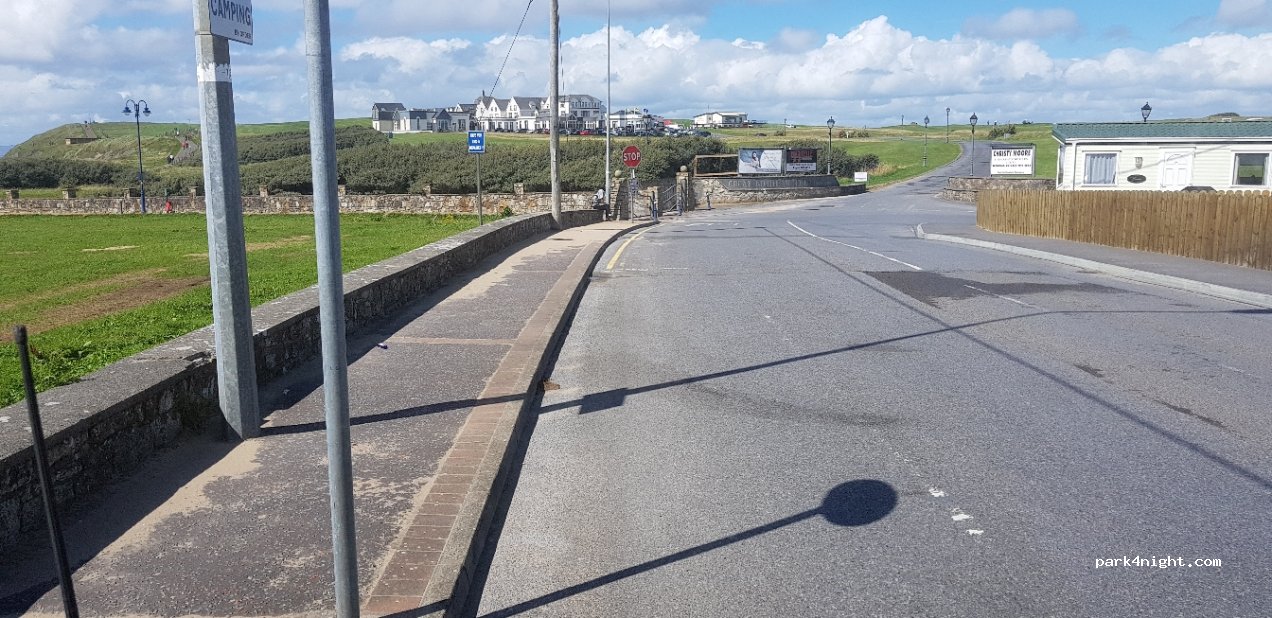 (F94 EC2V) Bundoran - Meehan's Lane — foto 2