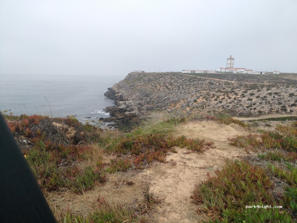 (2520) Peniche - 200 Estrada Marginal Sul — foto
