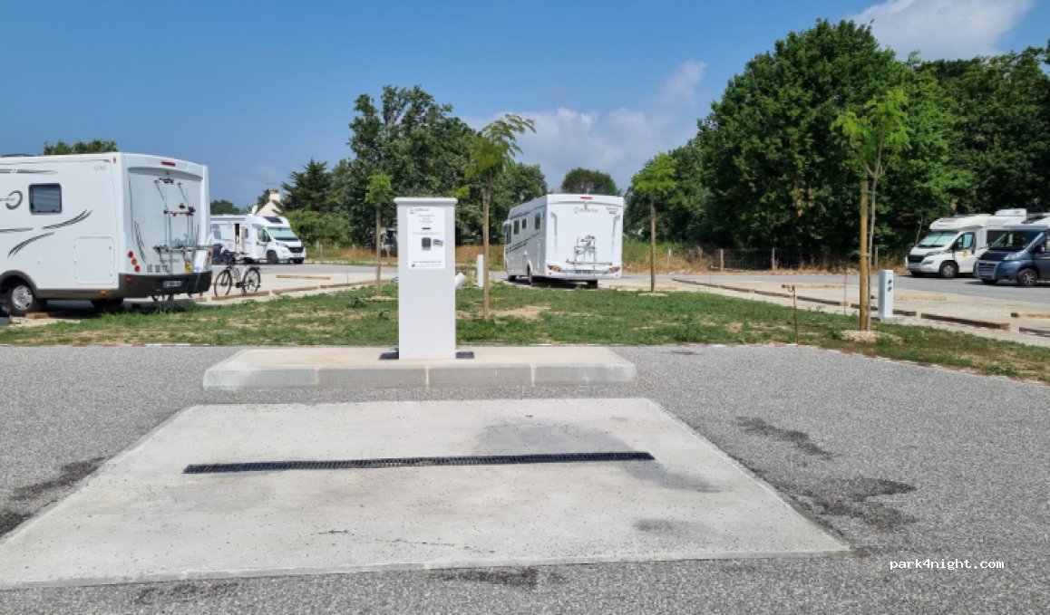 Aire de camping-car park de Sarzeau (Morbihan) — foto 3