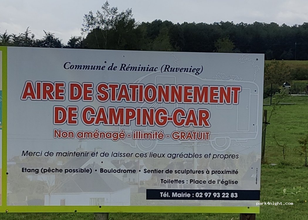 Aire gratuite de Réminiac — foto 2