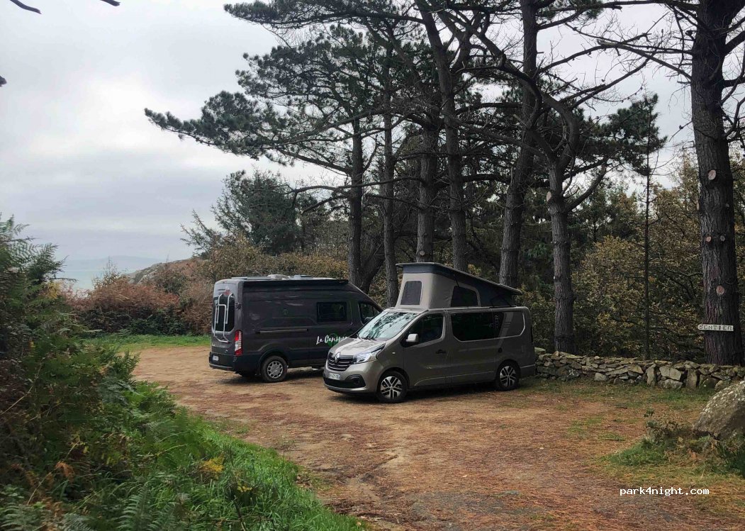(29100) Poullan-sur-Mer - Unnamed Road — foto 2