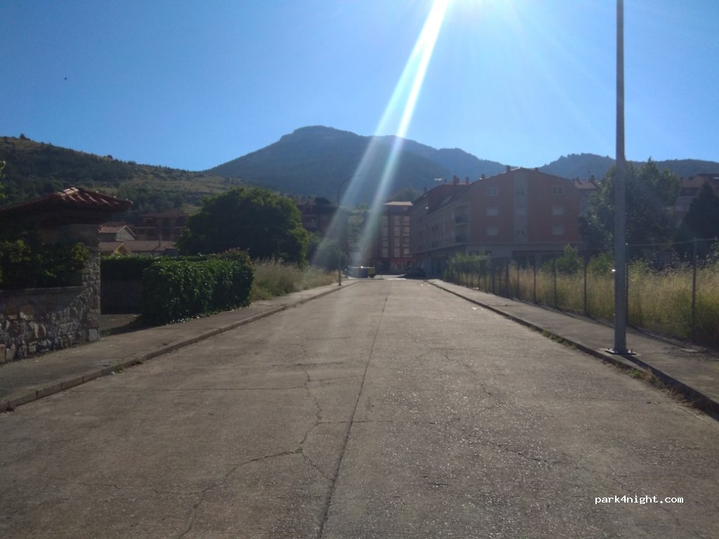 (24800) Cistierna - Calle Donantes de Sangre — foto 3
