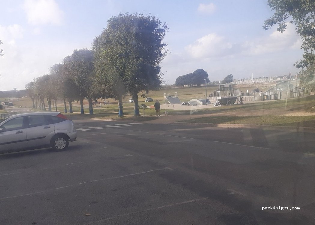 (56290) Port-Louis - Avenue du Fort de l'Aigle — foto 2