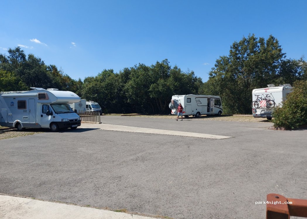 (01192) Burgelu - Unnamed Road — foto 3