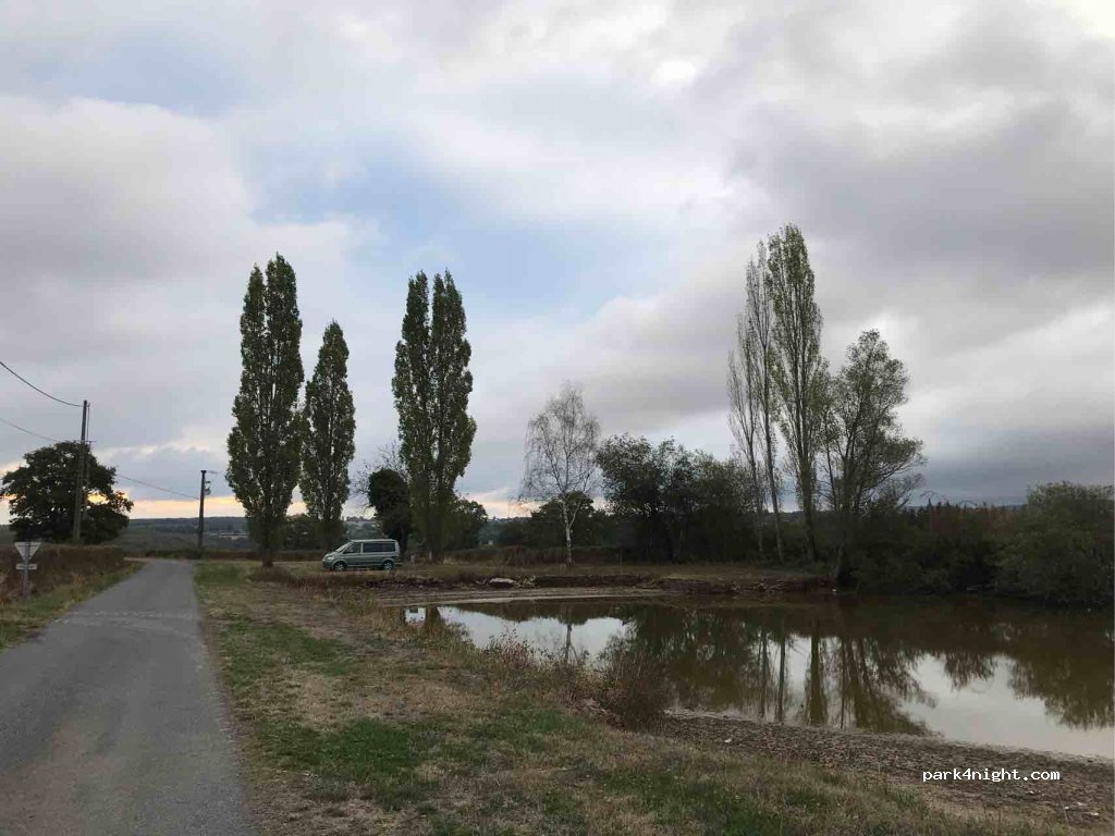 (03330) Louroux-de-Bouble - D608 — foto