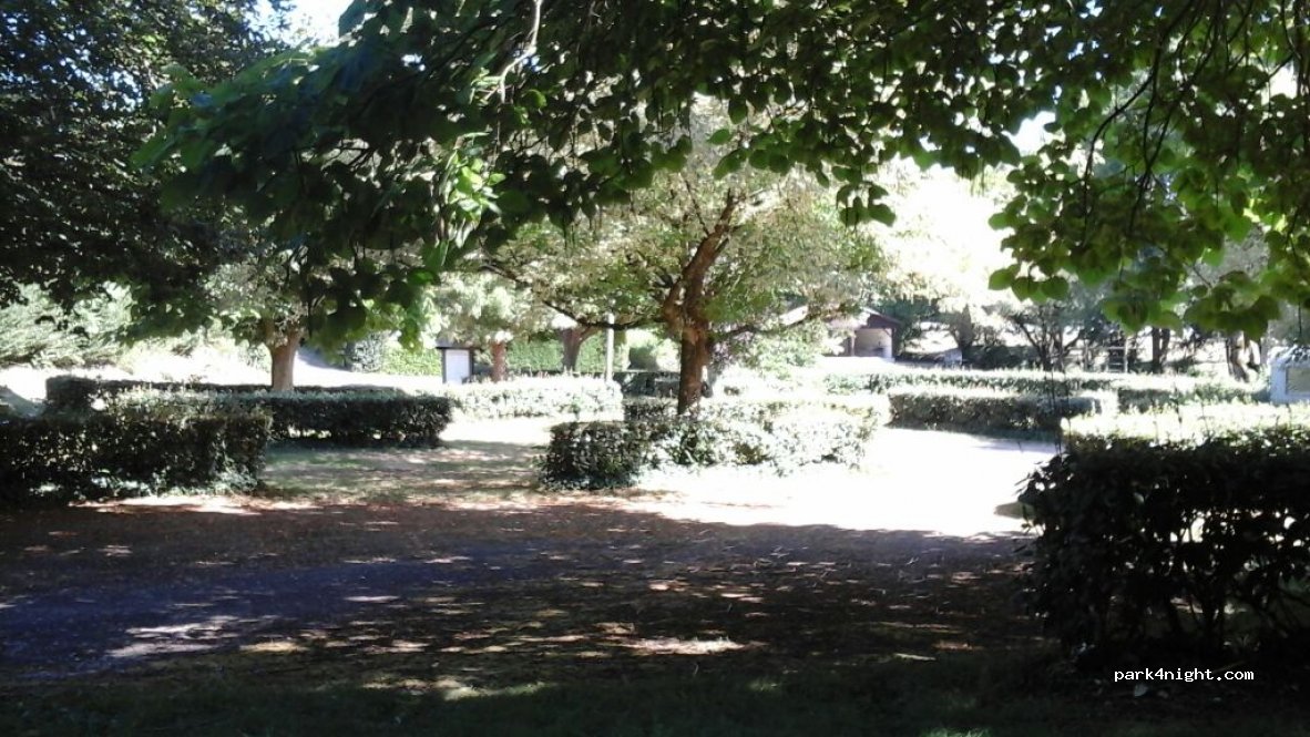 Camping municipal Saint Martial** — foto