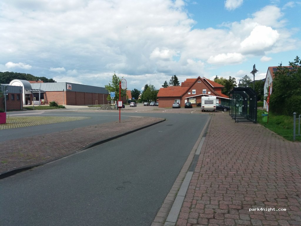 Wohnmobilstellplatz am Marktplatz in Ankum — foto 2