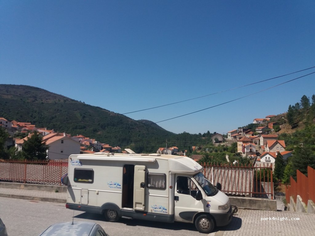 (6270) Loriga - Avenida Padre António R. A. Prata — foto