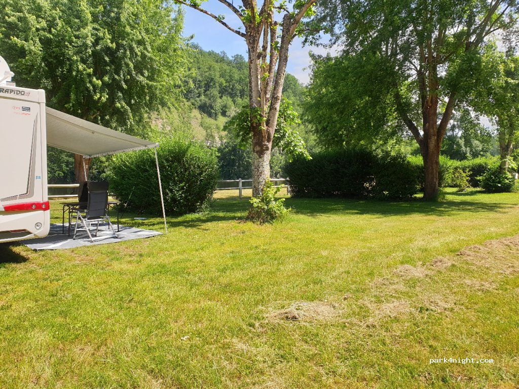 Camping*** Le Pont du Vicq En Périgord — foto 3