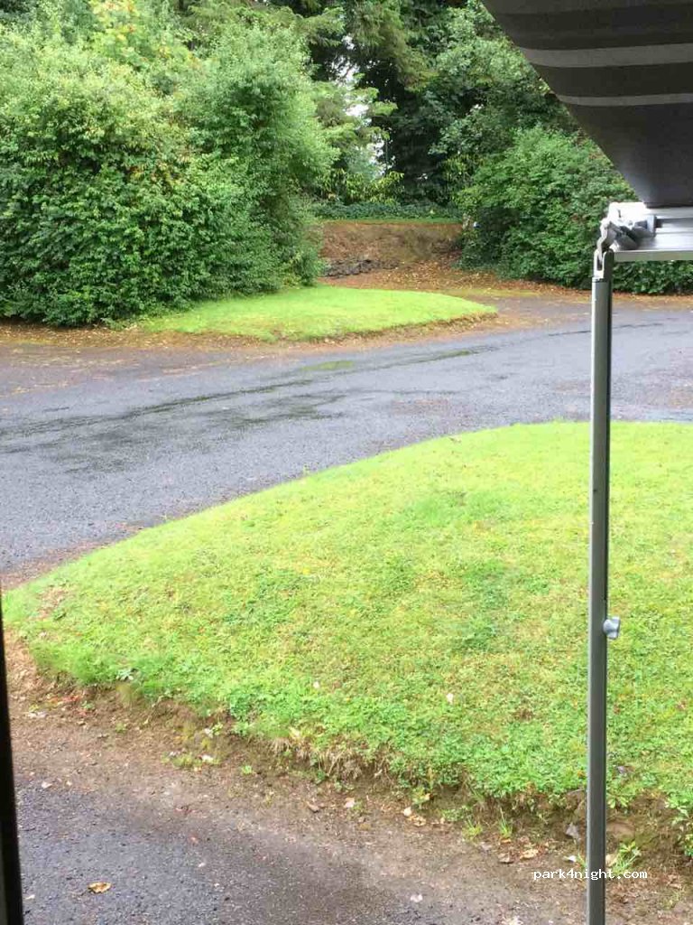() Castlebar - Lough Lannagh Village — foto