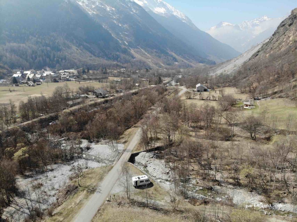 (05800) La Chapelle-en-Valgaudémar - Les Prés — foto 2