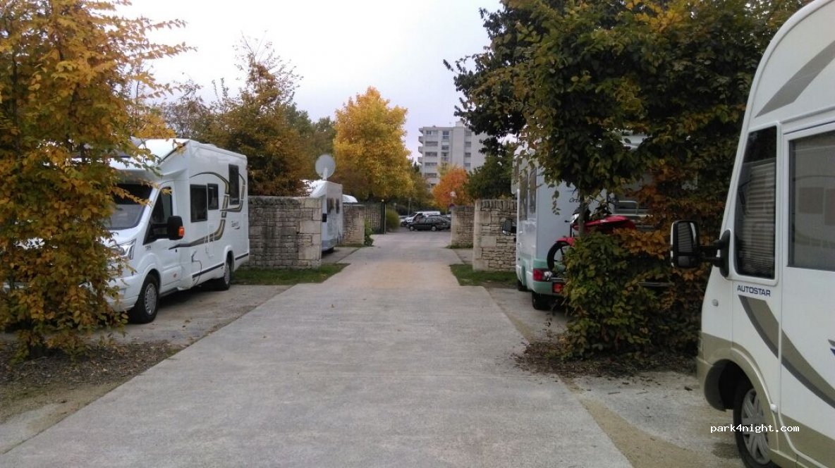 Aire de Camping-Car de Niort — foto