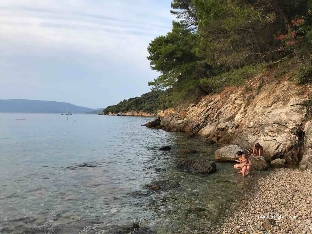 (51557) Valun - Unnamed Road — foto