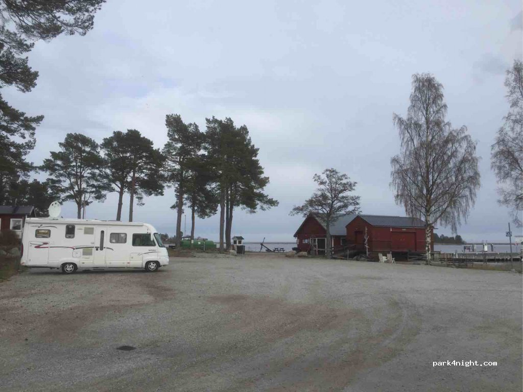 (820 74)  - 37 Strandvägen — foto