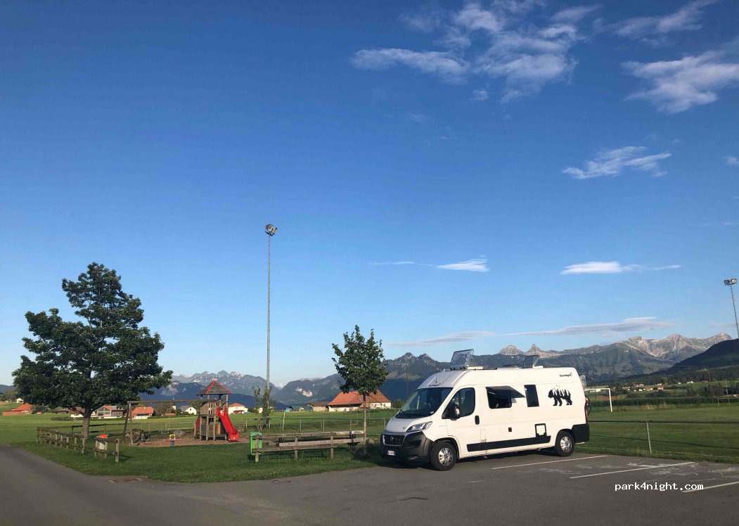 (1627) Vaulruz - Terrain de foot — foto 3