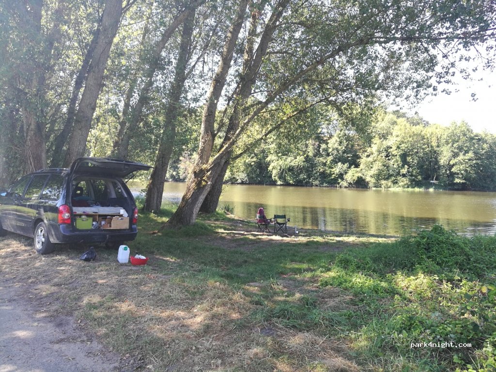(42510) Balbigny - La Moissonnière — foto