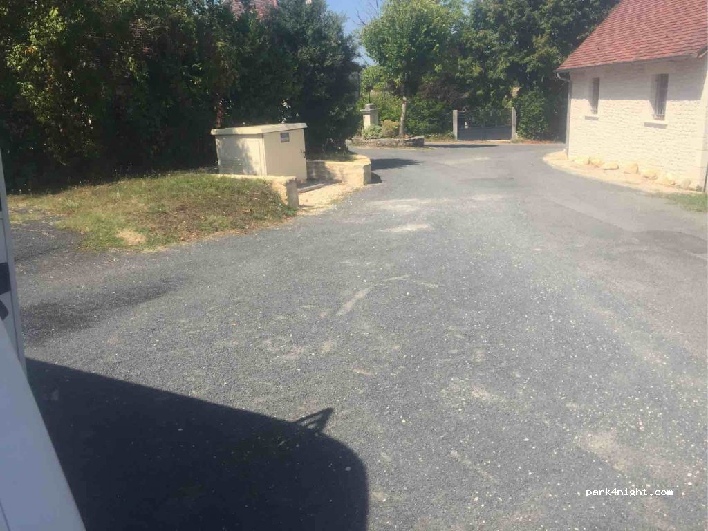 (46200) Lacave - Unnamed Road — foto
